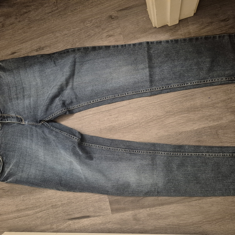 Vibe Blue Straight Leg Jeans with Classic Stonewashed Look
